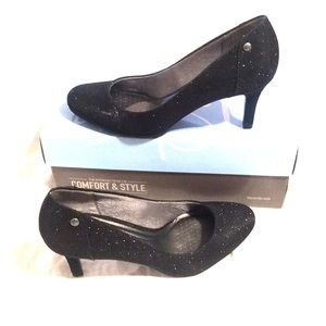 💕2 for $30💕 Black Sparkly Pumps